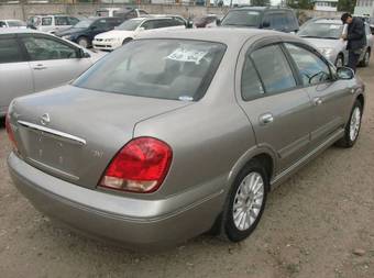 2004 Nissan Bluebird Photos