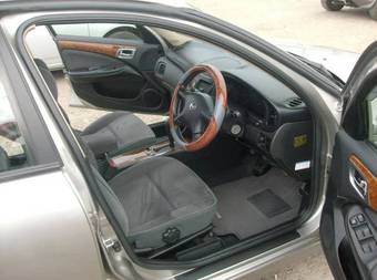 2004 Nissan Bluebird Pictures