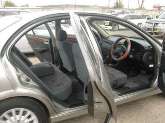 2004 Nissan Bluebird Photos