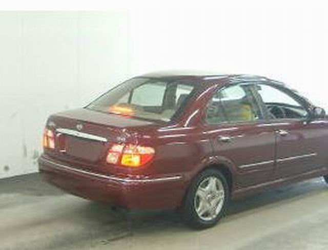 2000 Nissan Bluebird Sylphy Photos