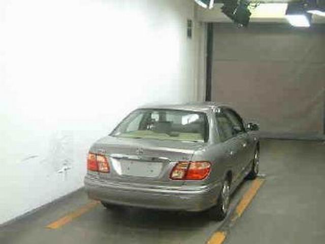 2000 Nissan Bluebird Sylphy Pictures