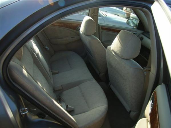 2000 Nissan Bluebird Sylphy Pics
