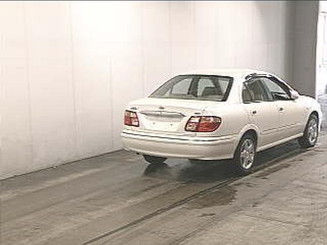2000 Nissan Bluebird Sylphy Pictures