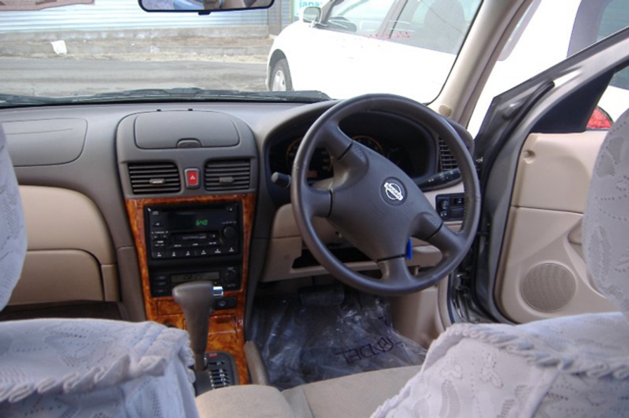 2000 Nissan Bluebird Sylphy Photos