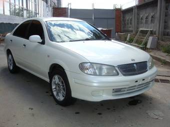2000 Nissan Bluebird Sylphy Photos