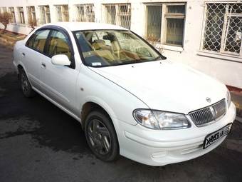 2000 Nissan Bluebird Sylphy Photos