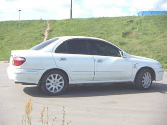 2000 Nissan Bluebird Sylphy Pictures