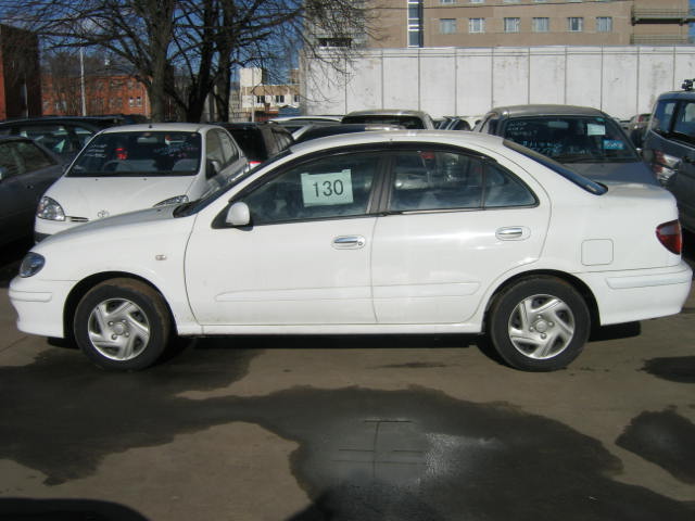 2001 Nissan Bluebird Sylphy Pictures