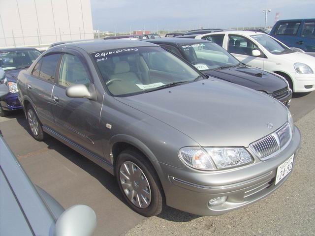 2001 Nissan Bluebird Sylphy Photos