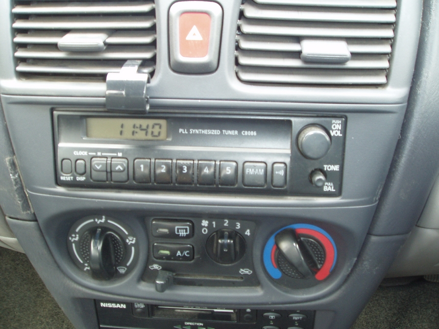 2001 Nissan Bluebird Sylphy Photos