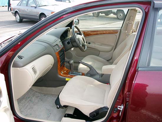 2001 Nissan Bluebird Sylphy Pictures