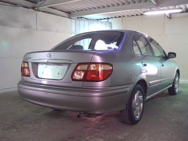 2001 Nissan Bluebird Sylphy Pictures