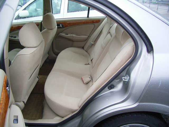 2001 Nissan Bluebird Sylphy Images