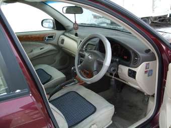 2001 Nissan Bluebird Sylphy Pictures