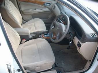 2001 Nissan Bluebird Sylphy Photos