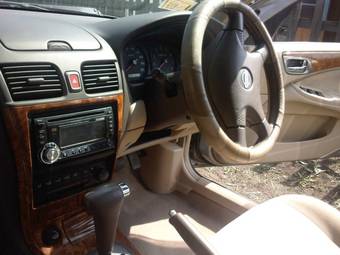 2001 Nissan Bluebird Sylphy Pictures