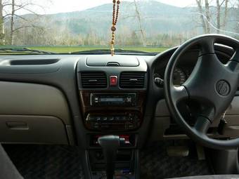 2001 Nissan Bluebird Sylphy Photos