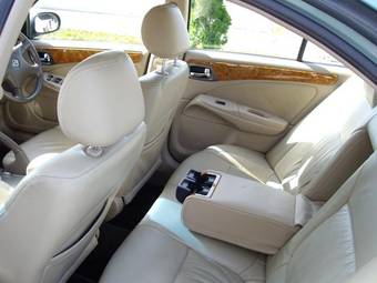2001 Nissan Bluebird Sylphy Photos