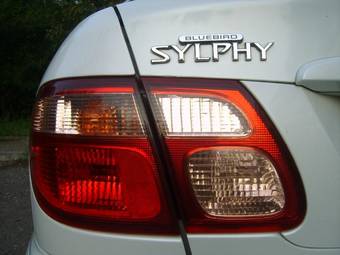 2001 Nissan Bluebird Sylphy Pictures