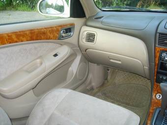 2001 Nissan Bluebird Sylphy Pictures