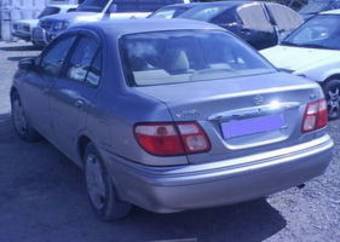 2001 Nissan Bluebird Sylphy Photos