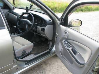 2001 Nissan Bluebird Sylphy Pictures