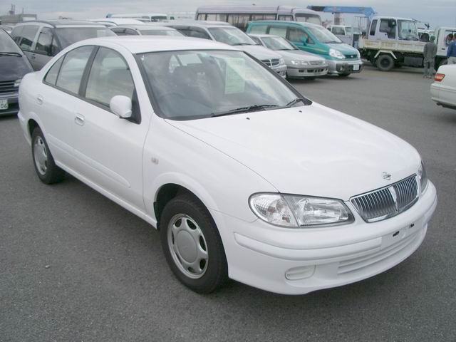 2002 Nissan Bluebird Sylphy Photos