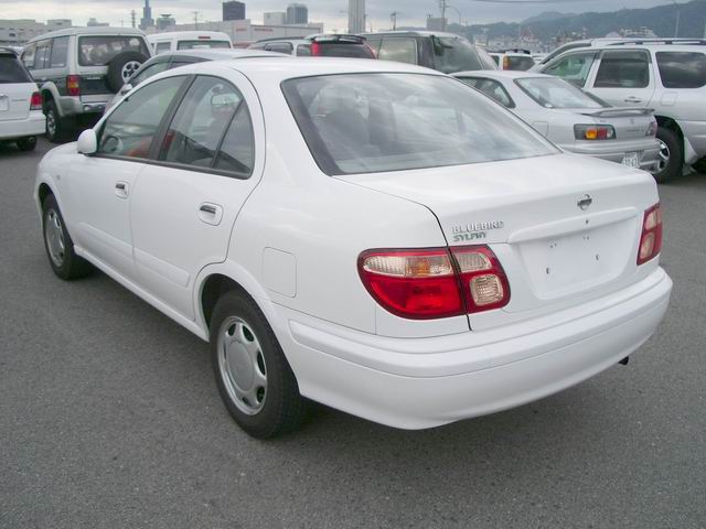 2002 Nissan Bluebird Sylphy Photos