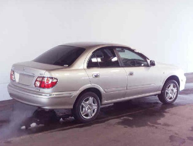 2002 Nissan Bluebird Sylphy Images