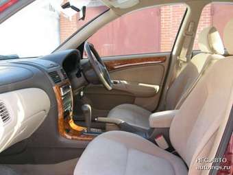 2002 Nissan Bluebird Sylphy Images