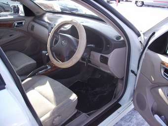 2002 Nissan Bluebird Sylphy Photos