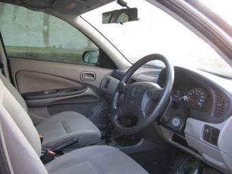 2002 Nissan Bluebird Sylphy Pics