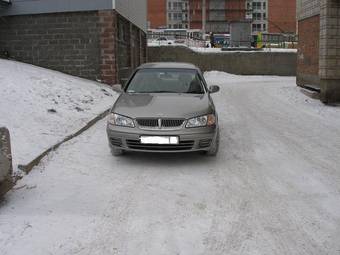 2002 Nissan Bluebird Sylphy Images