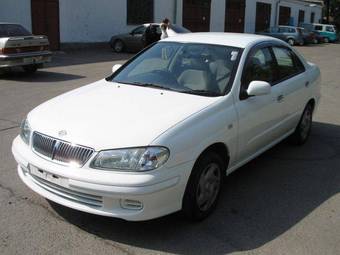 2002 Nissan Bluebird Sylphy Pictures