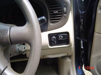 2002 Nissan Bluebird Sylphy Images