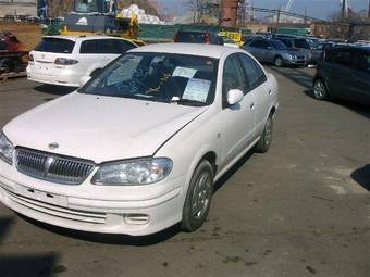2002 Nissan Bluebird Sylphy Photos