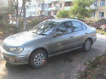 2002 Nissan Bluebird Sylphy Photos