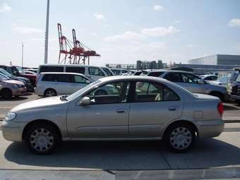 2003 Nissan Bluebird Sylphy Photos