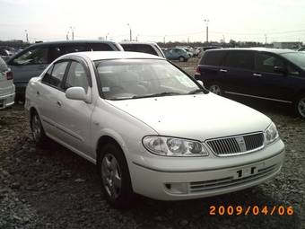 2003 Nissan Bluebird Sylphy Photos