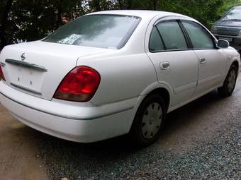 2003 Nissan Bluebird Sylphy Photos