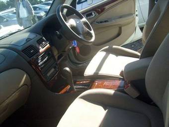 2003 Nissan Bluebird Sylphy Pics