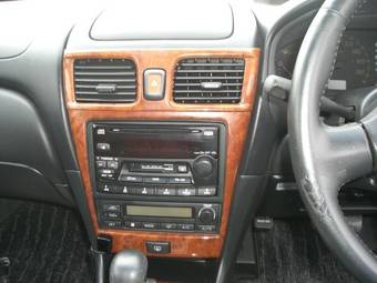 2004 Nissan Bluebird Sylphy Images