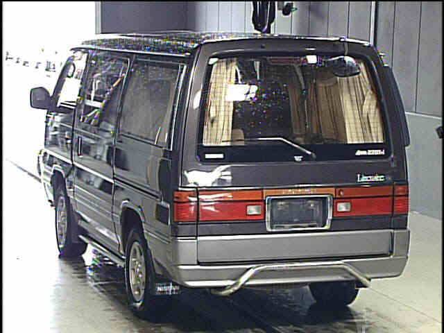 1995 Nissan Caravan