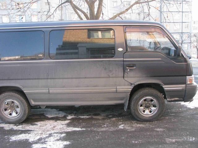 1995 Nissan Caravan