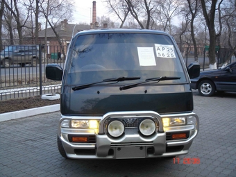 1996 Nissan Caravan