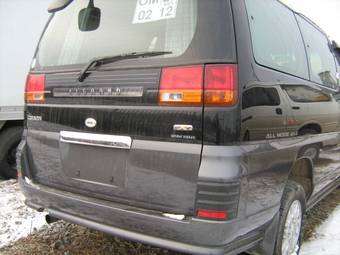 1999 Nissan Caravan Pictures