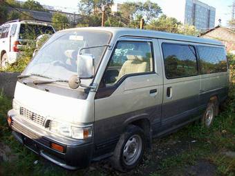 1999 Nissan Caravan Photos