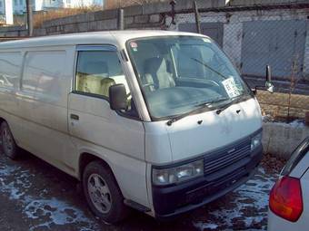 1999 Nissan Caravan Photos