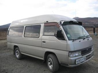 2000 Nissan Caravan Photos