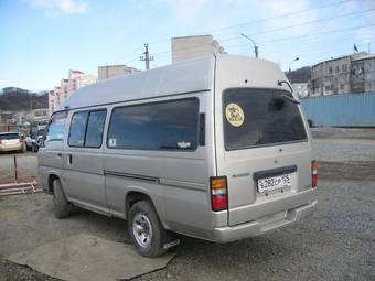 2000 Nissan Caravan Photos